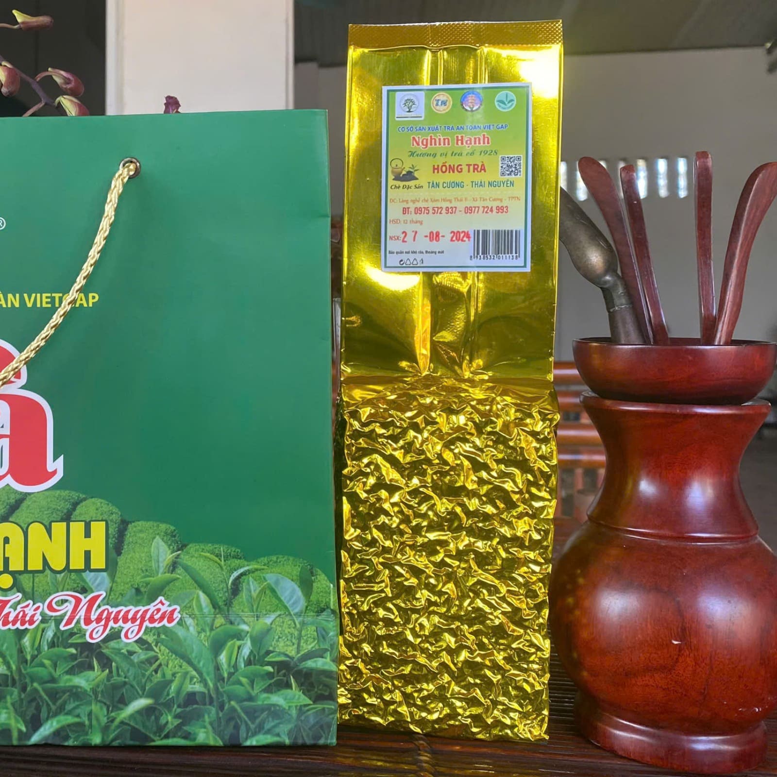 Hero Shot Hồng Trà Cổ Thái Nguyên - Nông Trại Trà Nghìn Hạnh